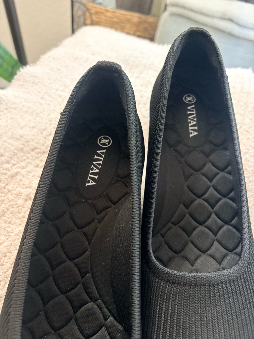 VIVAIA Women's Black Quilted Insole Slip-On Heels